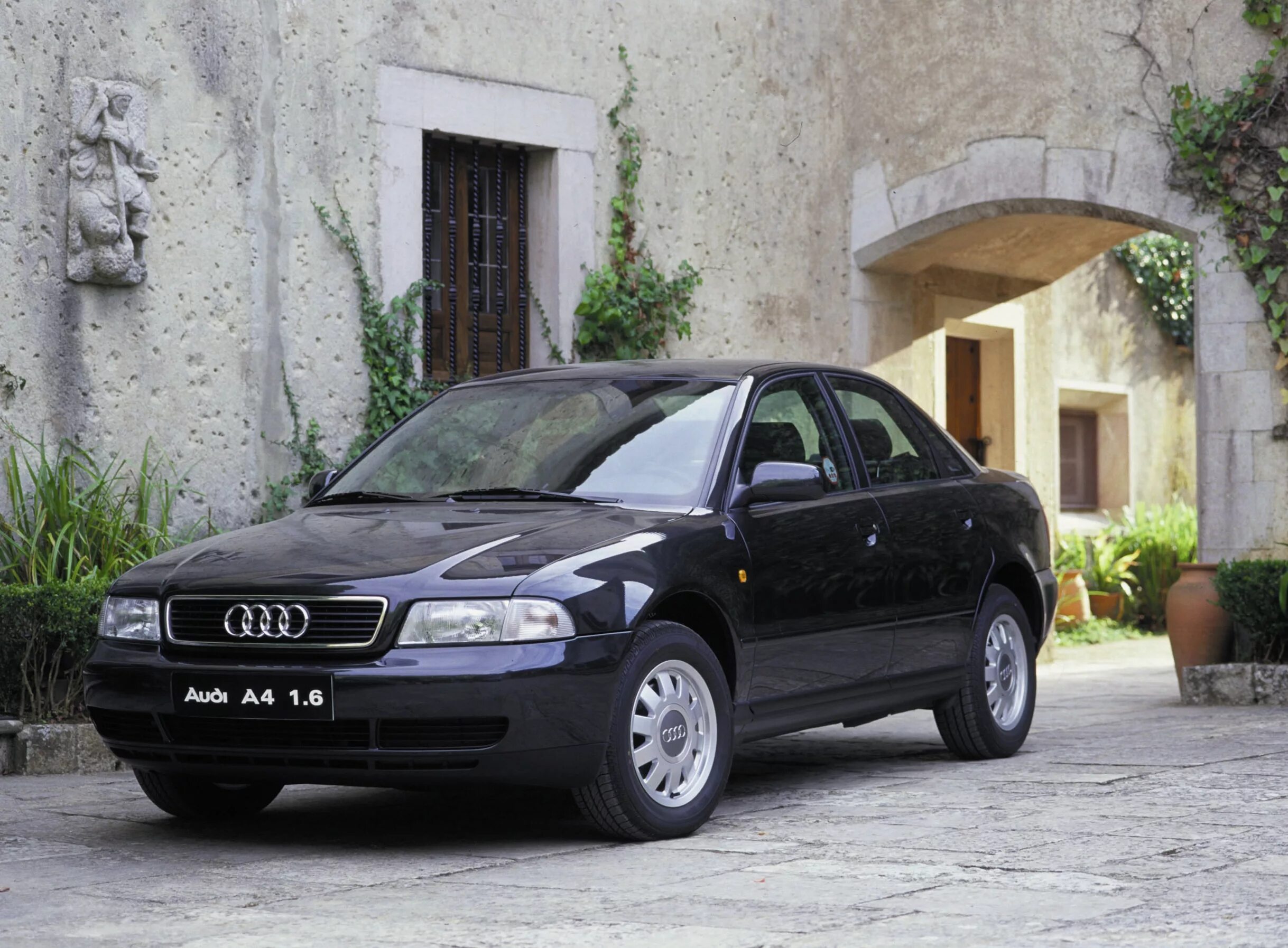 Audi a4 b5 1. А4 первое. Ауди а4 кузова. Audi a4 b4. Audi a4 b5 1995.