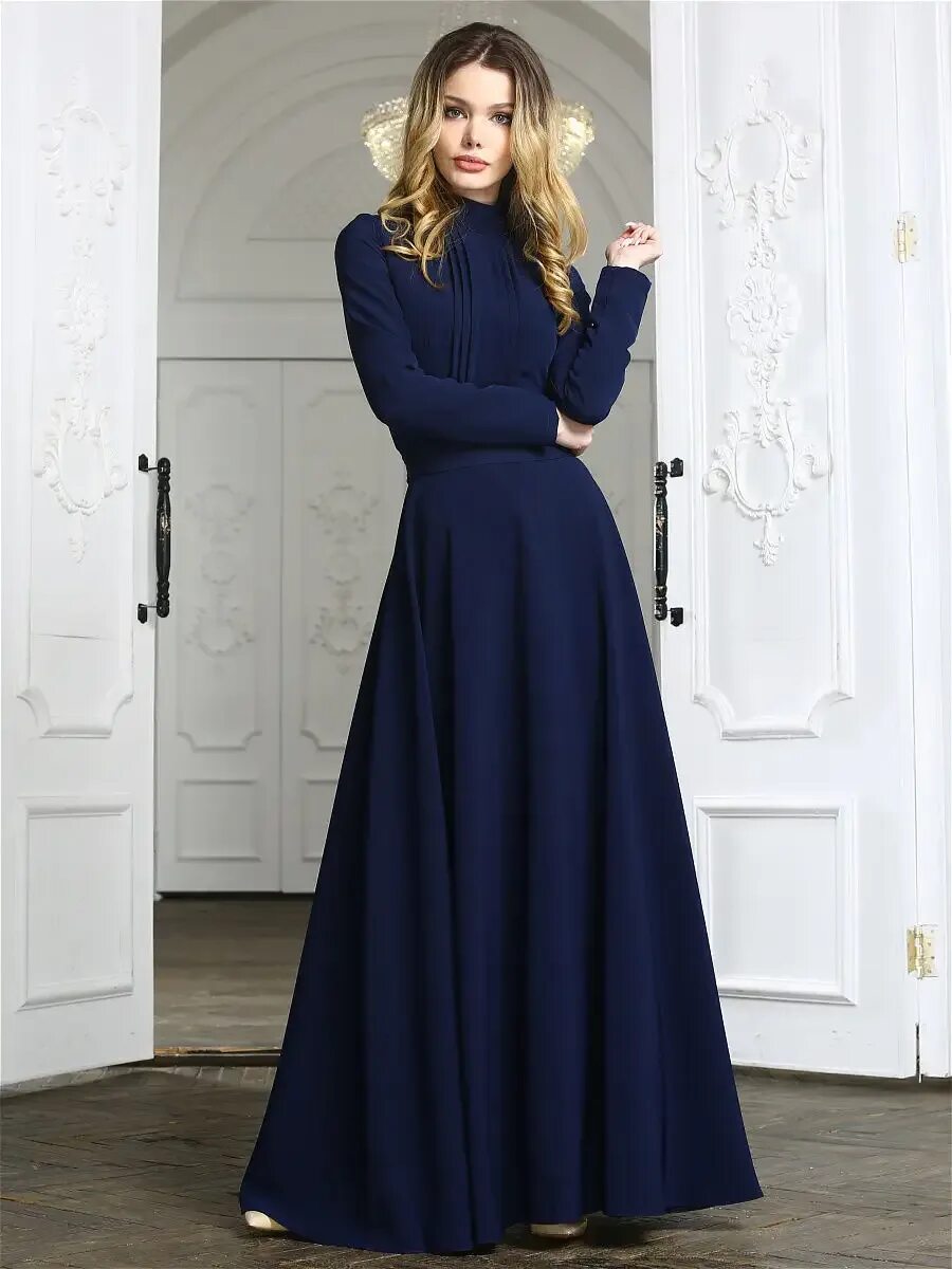 Синее платье в пол. Длинное синее платье с длинным рукавом. Длина платья. Синее длинное платье с длинным рукавом. Платье с длинными рукавами.