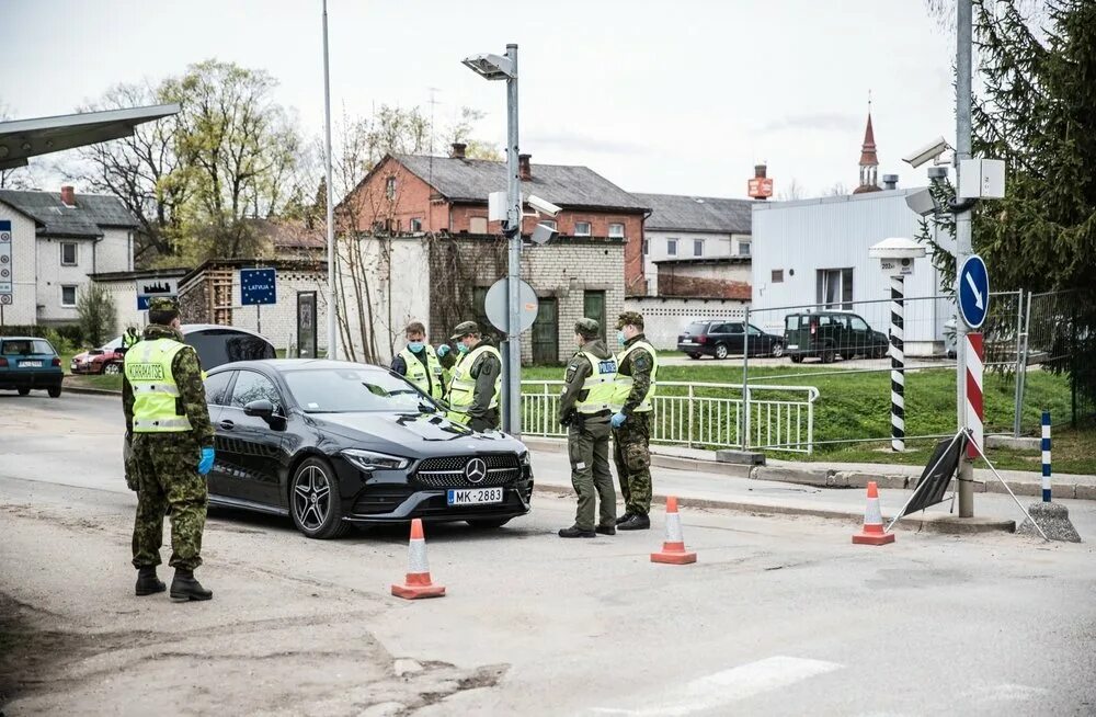 Фуры на границе. Эстонская граница новости. Очередь граница нарва ивангород 2024\. Погранохрана эстонии. Нарва очередь на границе.