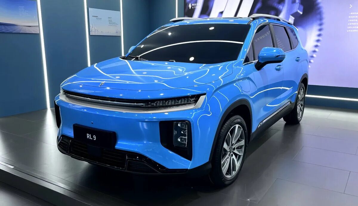 Лучший китайский автомобиль на российском рынке 2024. Geely кроссовер 2023. Livan китайский электромобиль. Китайская машина Джили кроссовер 2022. Livan машина 2022.