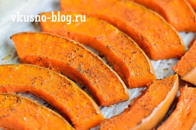 Как вкусно приготовить тыкву в духовке кусочками. Сладкая тыква в духовке. Тыква с сахаром. Тыква брусочками. Запеченная тыква с сахаром.