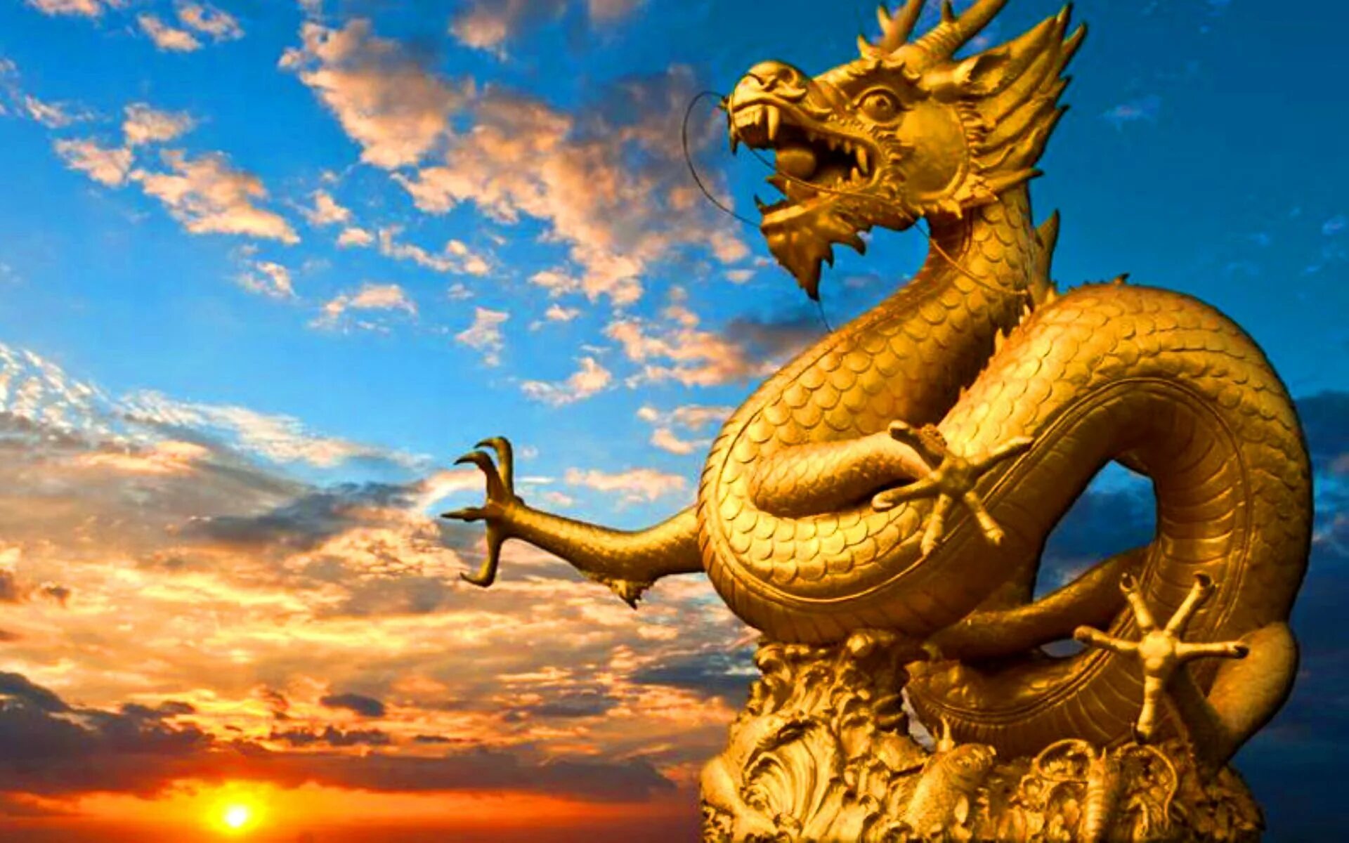 Статуя золотого дракона Китай. Zolotoy Drakon/золотой дракон. Желтый дракон Китай. Золотой китайский дракон статуя.