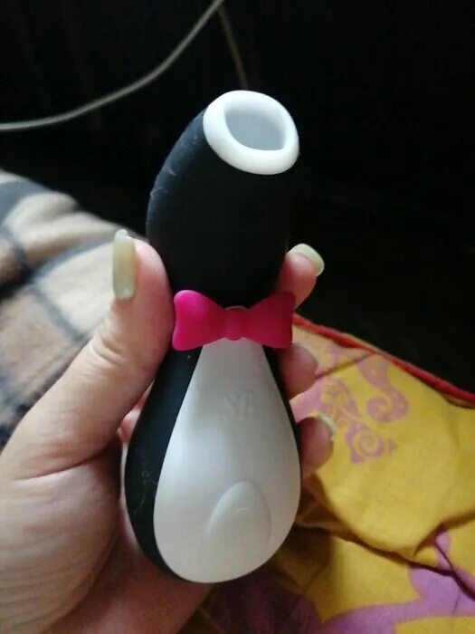 Пингвин стимулятор новый Сатисфаер. Satisfyer стимулятор Penguin Air Pulse, черный/белый 15108. Клиторальный стимулятор Пингвин. Satisfyer бесконтактный клиторальный стимулятор Penguin.