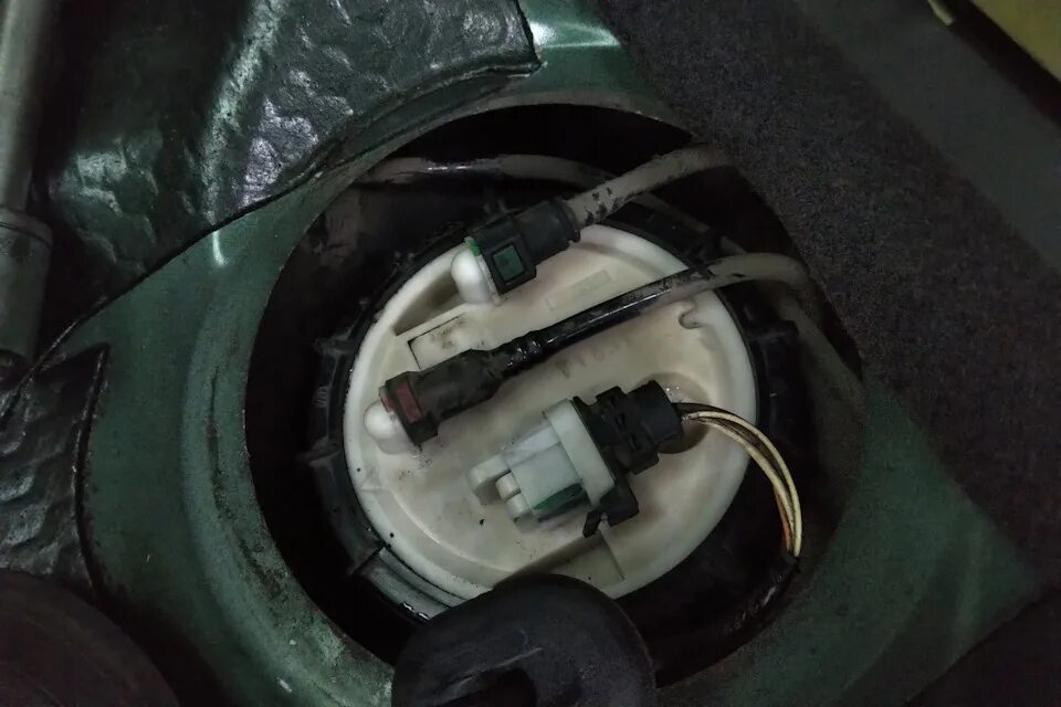 Замена топливного насоса Renault Scenic - Renault Scenic I, 1,6 л, 2001 года сво