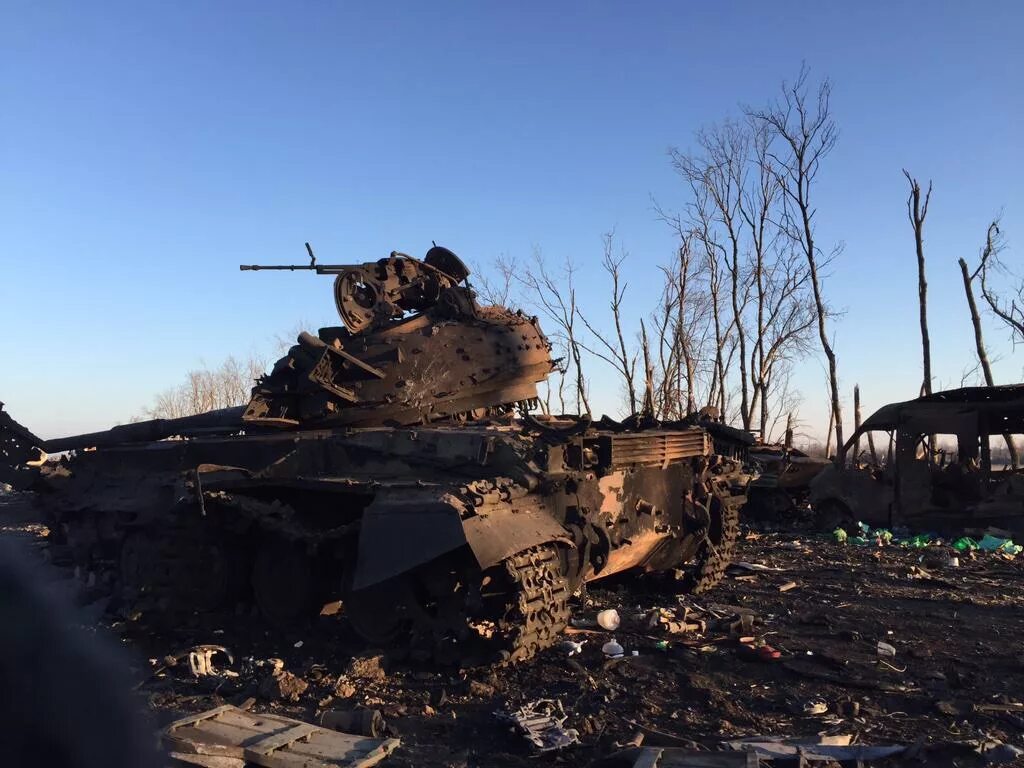 Дебальцево 2015 танк. Народная милиция днр. Мы стояли под волновахой. Мы стояли в лесу ночью под волновахой стих автор. Мы стояли под волновахой.