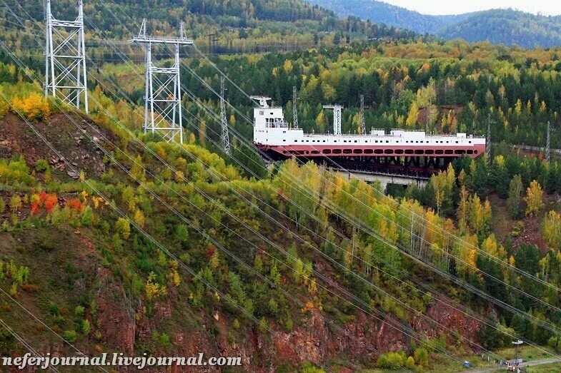 Судоподъемник гэс. Красноярск судоподъемник гэс. Красноярский судоподъемник река енисей. Красноярская гэс судоприём. Судоподъемник красноярской гэс.
