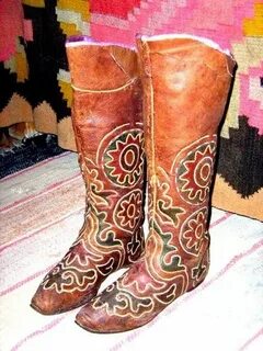 Жігіттің өзін сорып жатқанын онлайн көріңіз.