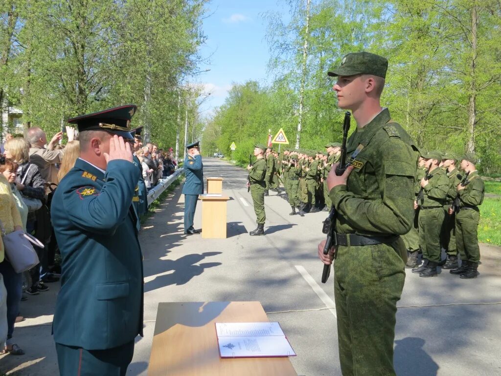 Учебный военный центр отзывы. ВЧ 13821 Горелово. 95 Бригада связи Горелово. Войсковая часть 3671. Командир войсковой части 13821.