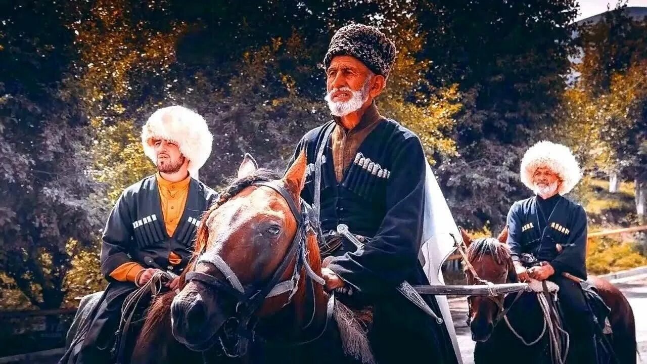 Эрисиони мтиулури. Грузинская лезгинка. Дагестан горы джигит. Джигит грузия. Старый джигит.
