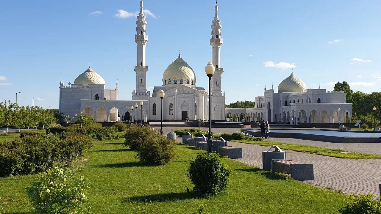 Булгар белая. АК мечеть Булгар. Белая мечеть Болгар Татарстан. Болгары Татарстан мечеть. Спасский район Республика Татарстан город Болгар.