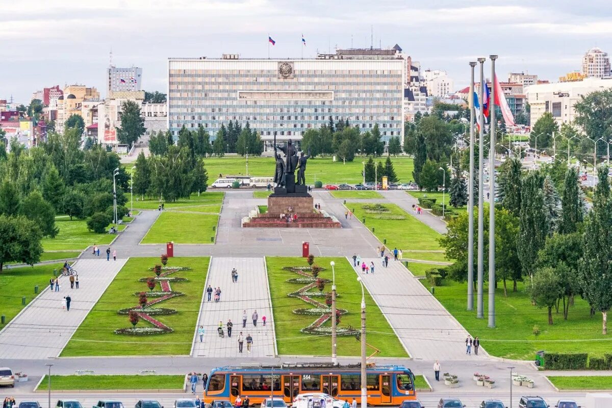 Парк городская Эспланада Пермь. Площадь в Перми Эспланада. Пермь Центральная площадь. Достопримечательности Перми Эспланада.