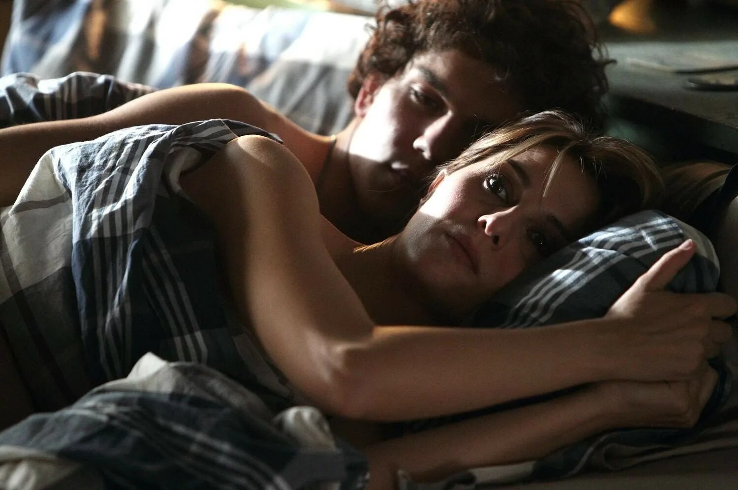 Сериал между нами девочками 1. Между нами, девочками / qualcosa di nuovo - 2016. Эдуардо вальдарнини. Между нами девочками 1 сезон. Между нами девочки 2018.