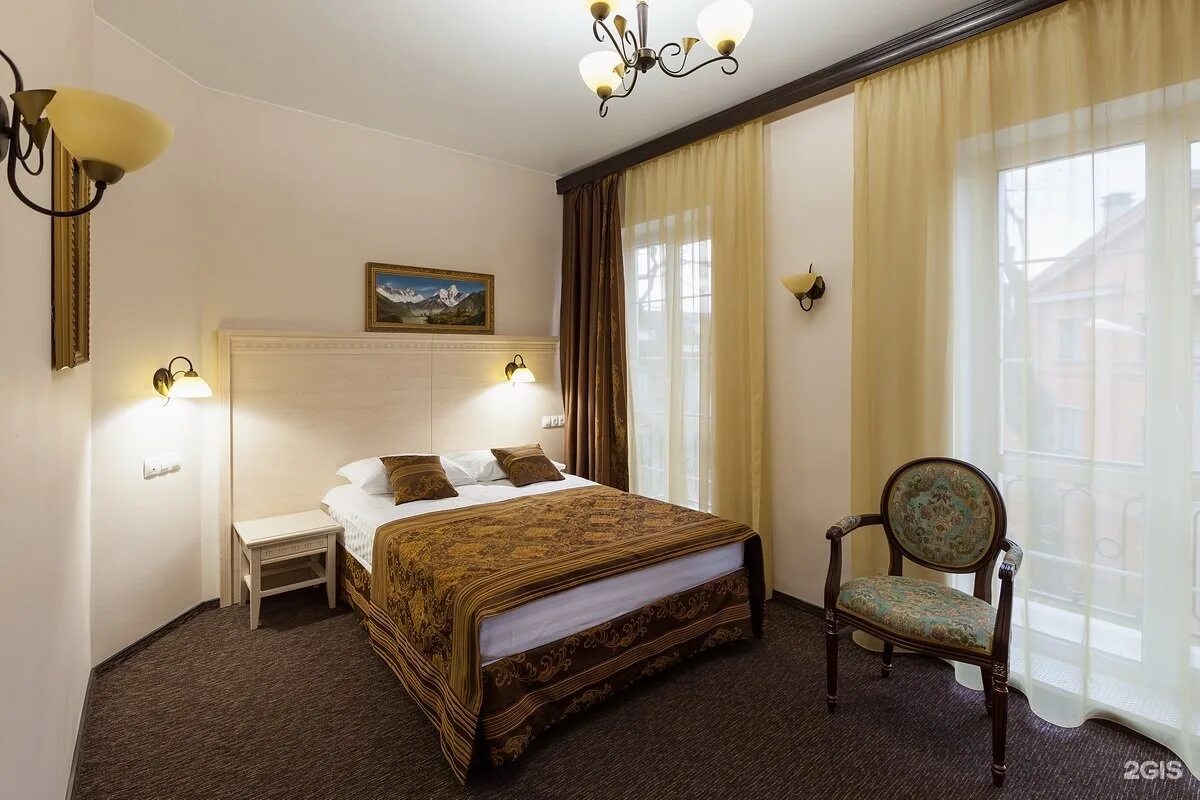 Горького 21 гатчина. Гатчина 3 гостиница. Гатчина гостиница фото. Гатчина гостиницы недорого. Гостиница на горького гатчина.