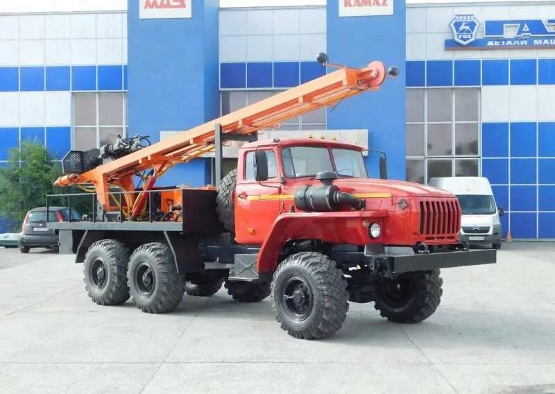 Урал буровая установка. Урал урб 2а2. урал 4320 урб-2а2. урб 2а2 в москве. йо́хан урб.