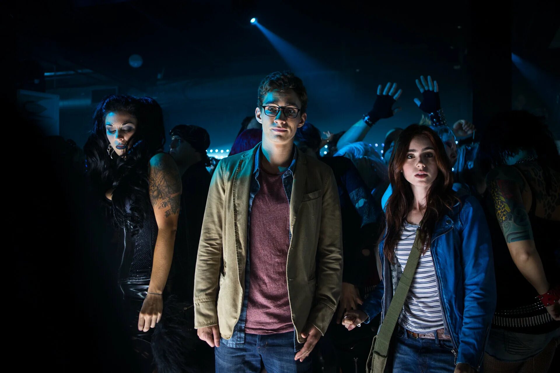 Орудия смерти. Сумеречные охотники орудия смерти город костей. Сумеречные охотники город костей. Орудия смерти город костей фильм. Город костей обои.