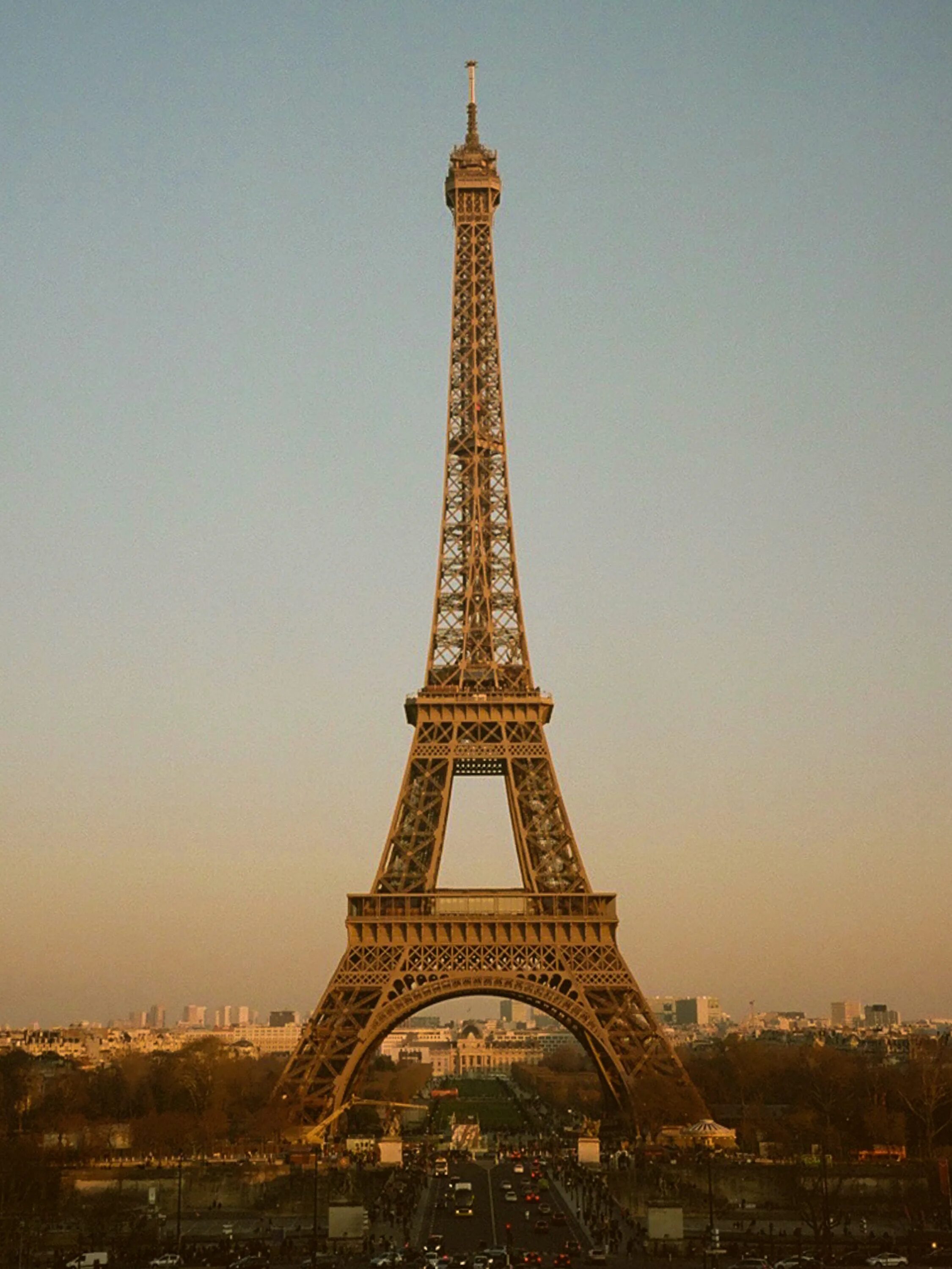 Скучаю по парижу. Париж обои. Эйфелева башня вблизи. Париж арт. Эйфелева башня Минимализм.