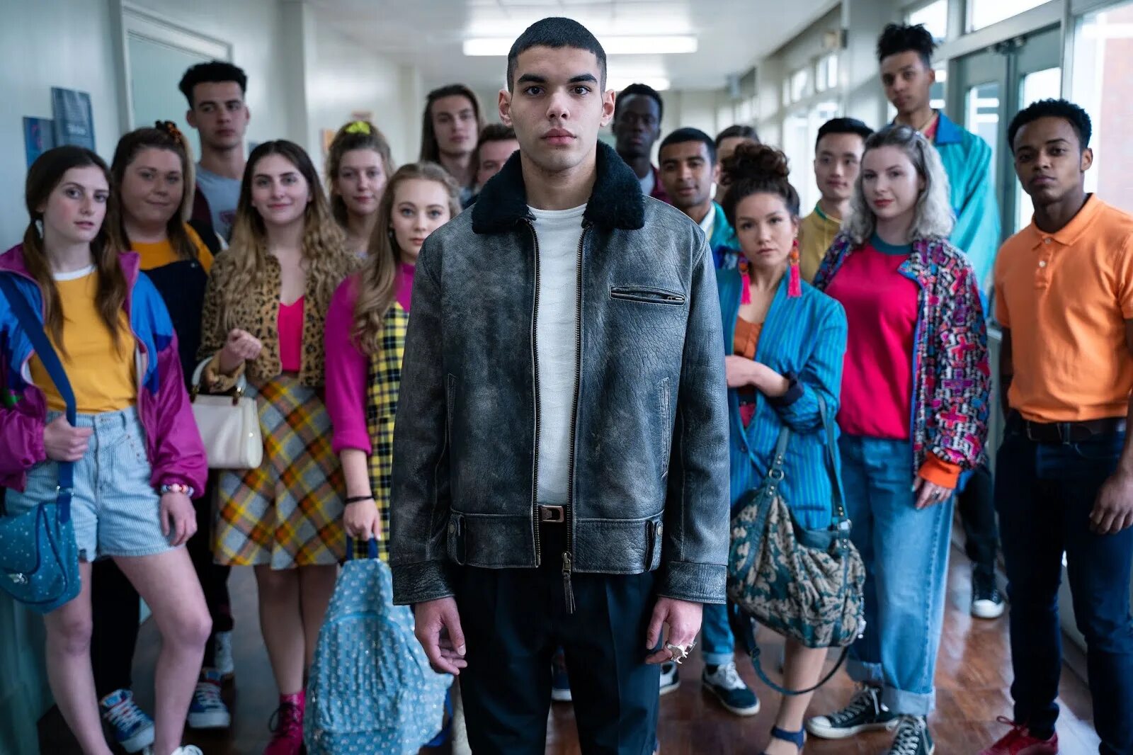 Netflix про подростков. Netflix про подростков. Netflix про подростков. Netflix про подростков. Эль фаннинг радостные места.