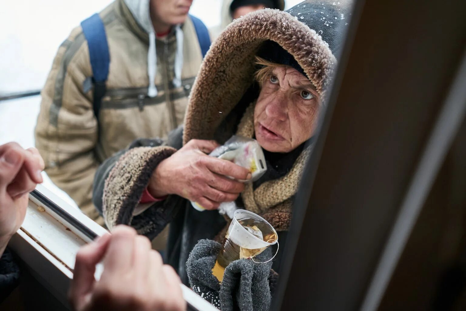 Всемирный день бездомных людей. День бездомного человека открытка.