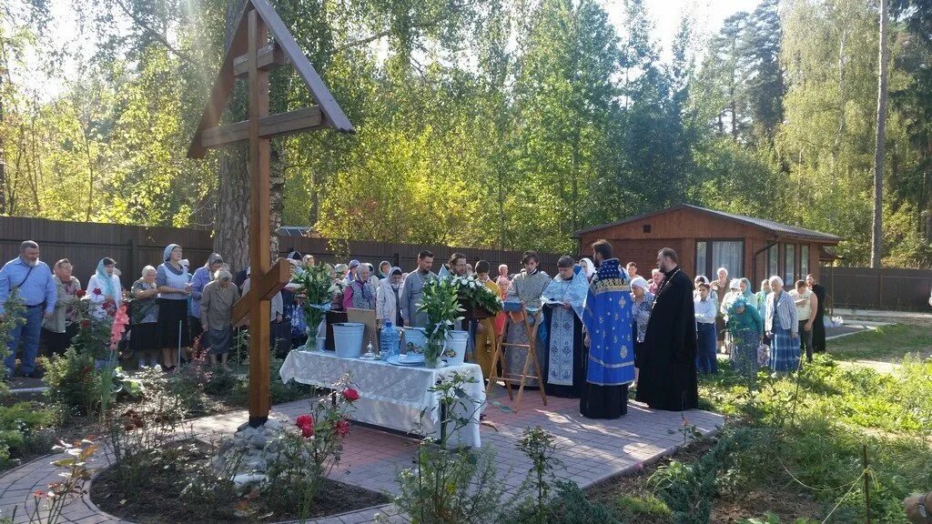 Погода в костино на неделю. Село Костино Отделец Воронежская. Деревня Костино Отделец Воронежская область. Костино Отделец старый храм священник. Костино Отделец батюшка.