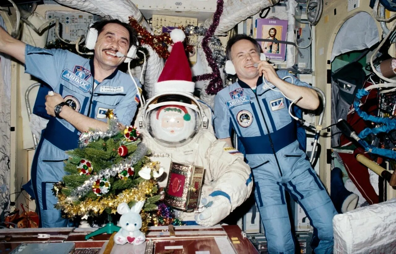 Рекорд по времени в космосе. Космонавты Гречко и Романенко.