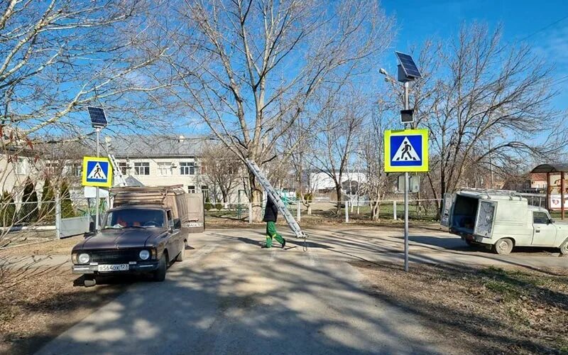 Посёлок Первомайский Курганинский район. Пос Первомайский Курганинский район Краснодарский край. Курганинский район. Светофор Курганинск.