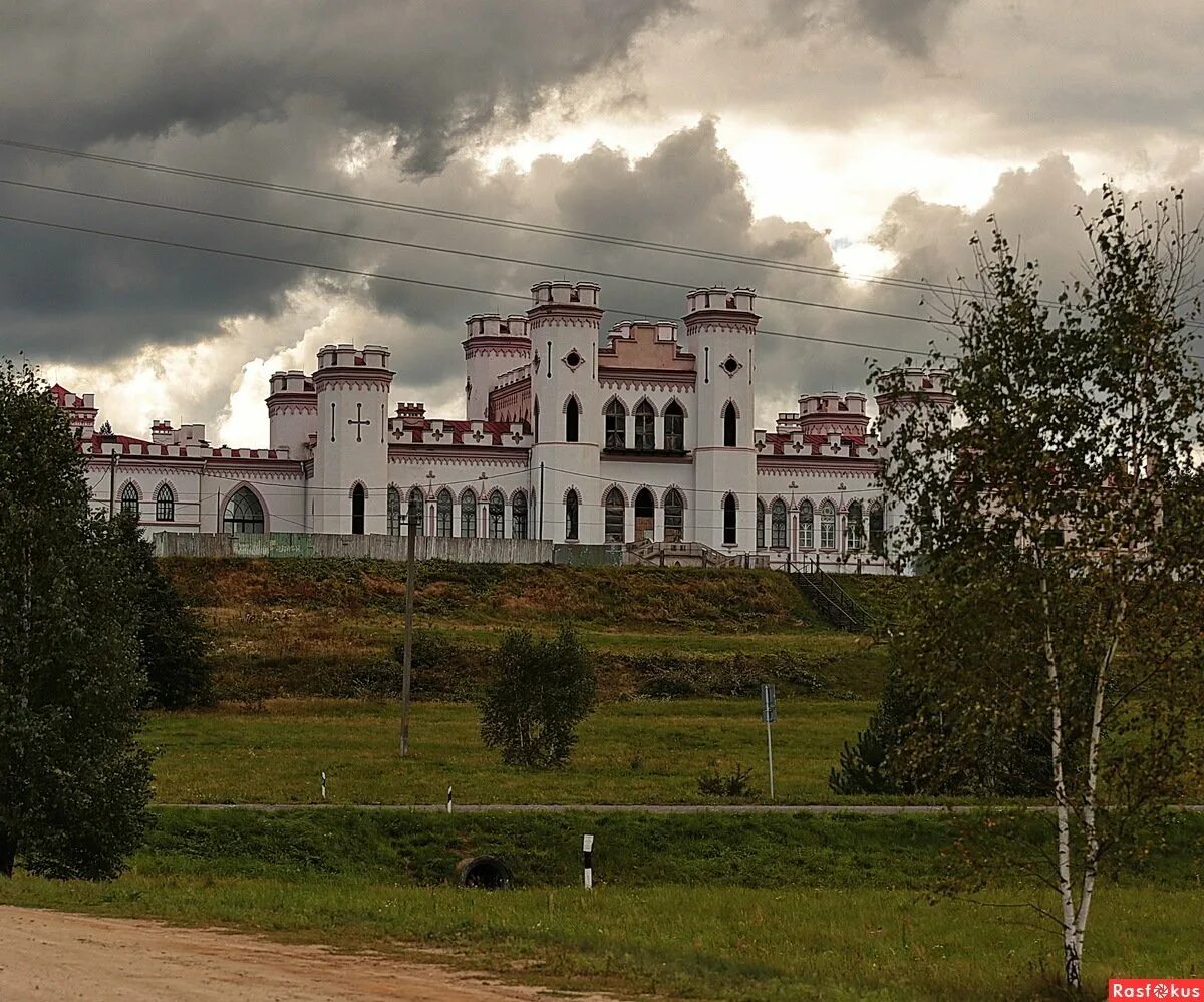 Дворец Пусловских Беларусь. Дворец Пусловских (Коссовский замок). Замок Пусловских в Коссово. Замок Пусловских Беларусь.