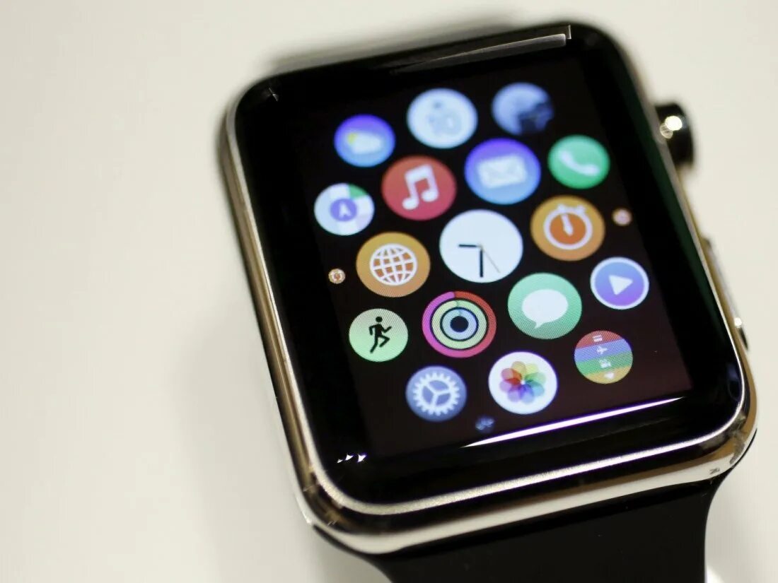 Apple watch 2. Часы iphone. Apple watch 8. Часы эпл 13. Видео часов apple