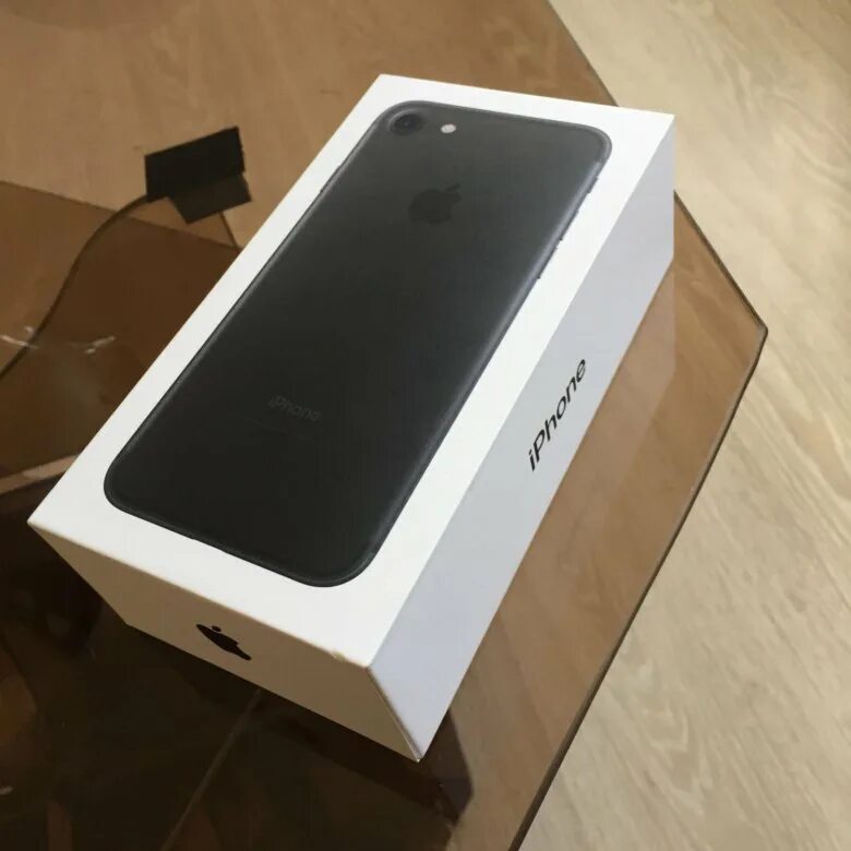 Коробка от айфона 11. Айфон коробка. Айфон 11 коробка. Iphone 13 коробка.