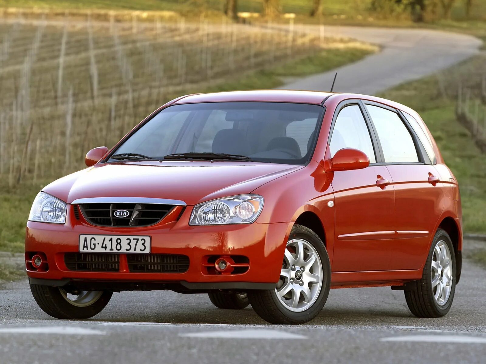 Cerato 1 поколение. Киа Церато 2004. Kia Cerato 1 хэтчбек. Киа Серато 1 поколения. Киа Серато 1 поколения хэтчбек.