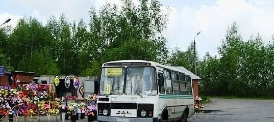 Дополнительный автобус на кладбище. Дополнительный автобус на кладбище. Кладбище автобусов в москве. Псковпассажиравтотранс новые автобусы. Дополнительный автобус на кладбище.