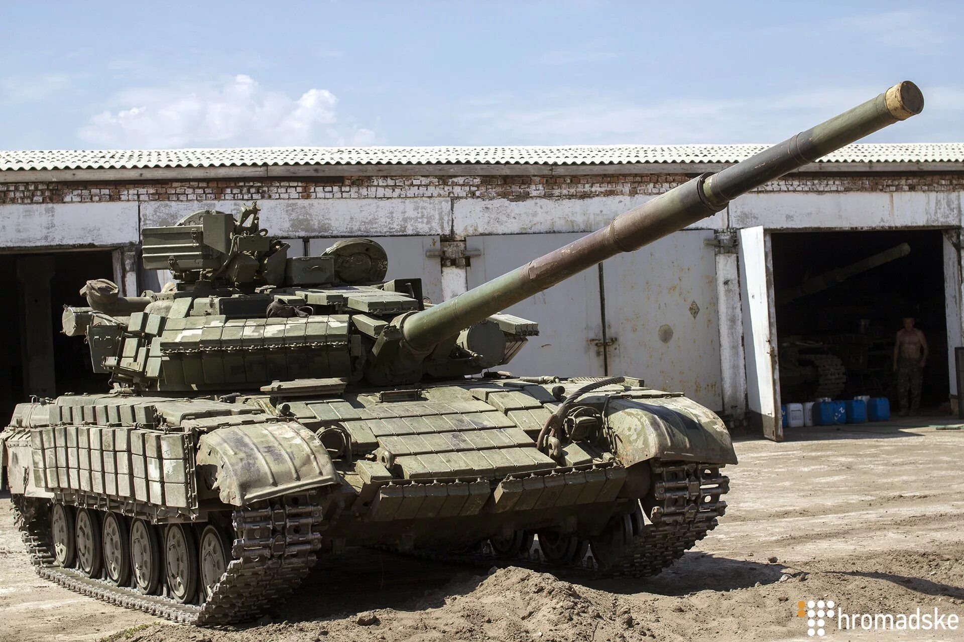 покажи украинские танки. т-84-120. танк т72 на украине. танк т 64 оплот. т-72б всу.