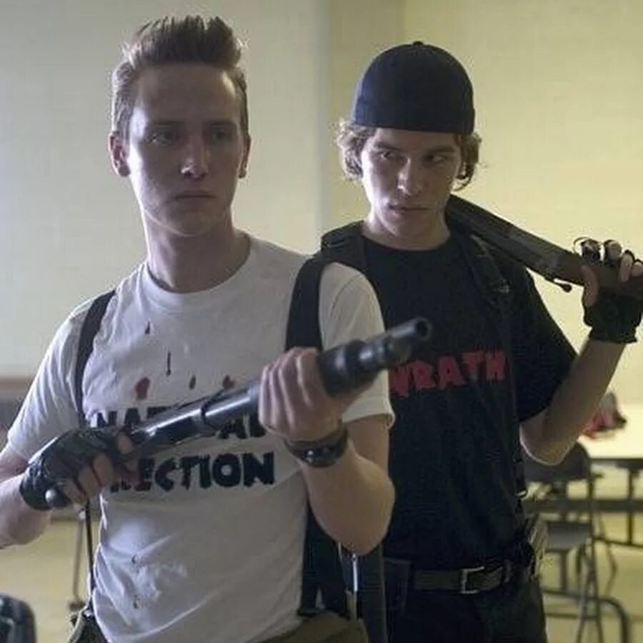 All other kids with the pumped. Колумбайн 1999 Эрик и Дилан. Эрик Харрис и Дилан Клиболд Zero hour. Эрик Харрис и Дилан Клиболд 1999. Школа Колумбайн Дилан и Эрик.