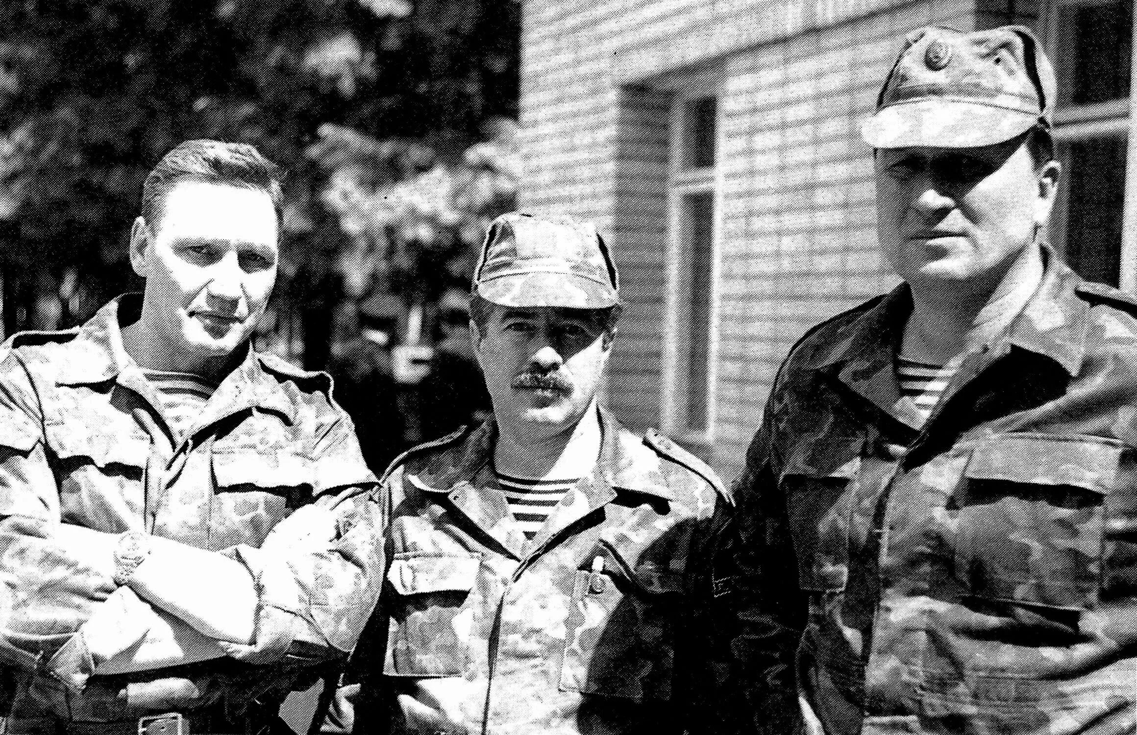 знак зеленых беретов. крест бермондт-авалова. знак спецназа мвд. савельев анатолий николаевич альфа. чёрный крест чвк вагнер.