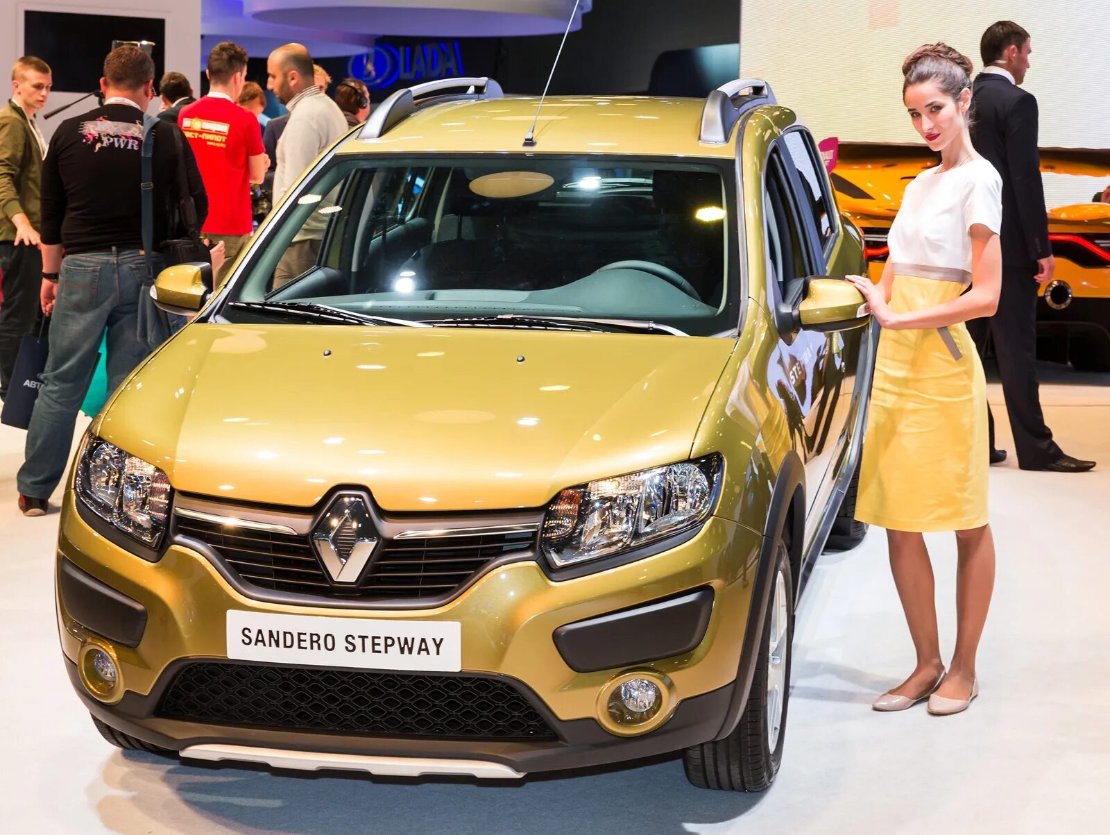 Renault Sandero Stepway 2014. Сандеро степвей 2015. Сандеро степвей 2023. Renault Sandero Stepway автосалон.