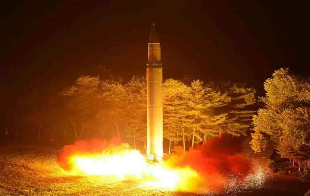 Рн союз-фг. Hwasong-14. Хвасон 17. Космическая ракета. Trident 2 ракета.