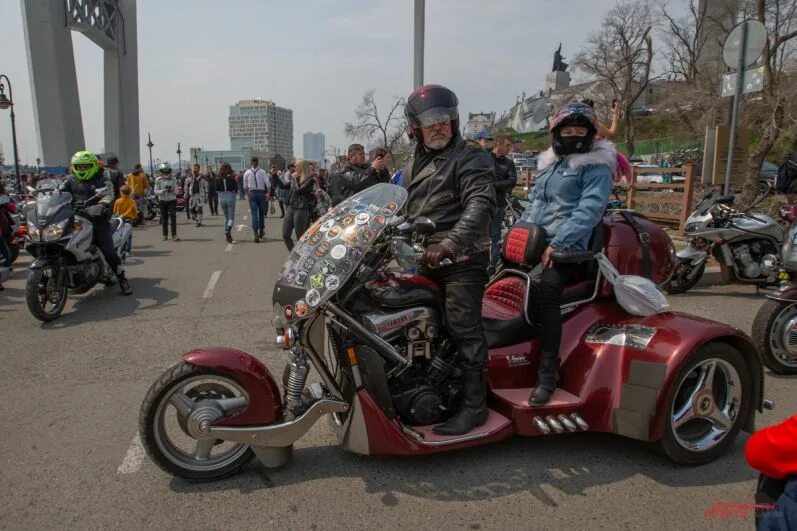 Купить мотоцикл из японии во владивостоке. Японские байкеры босодзоку. Открытие мотосезона 2022 Владивосток. Байкеры Японии. Японские мотоциклисты.