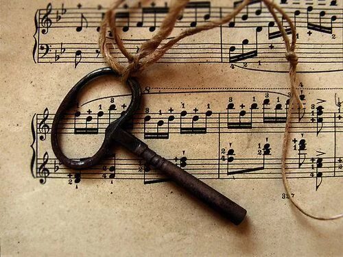 Грустное пианино. Музыка под ключ. Эзотерика ключей в музыке. One key песня. Музыка под ключ.