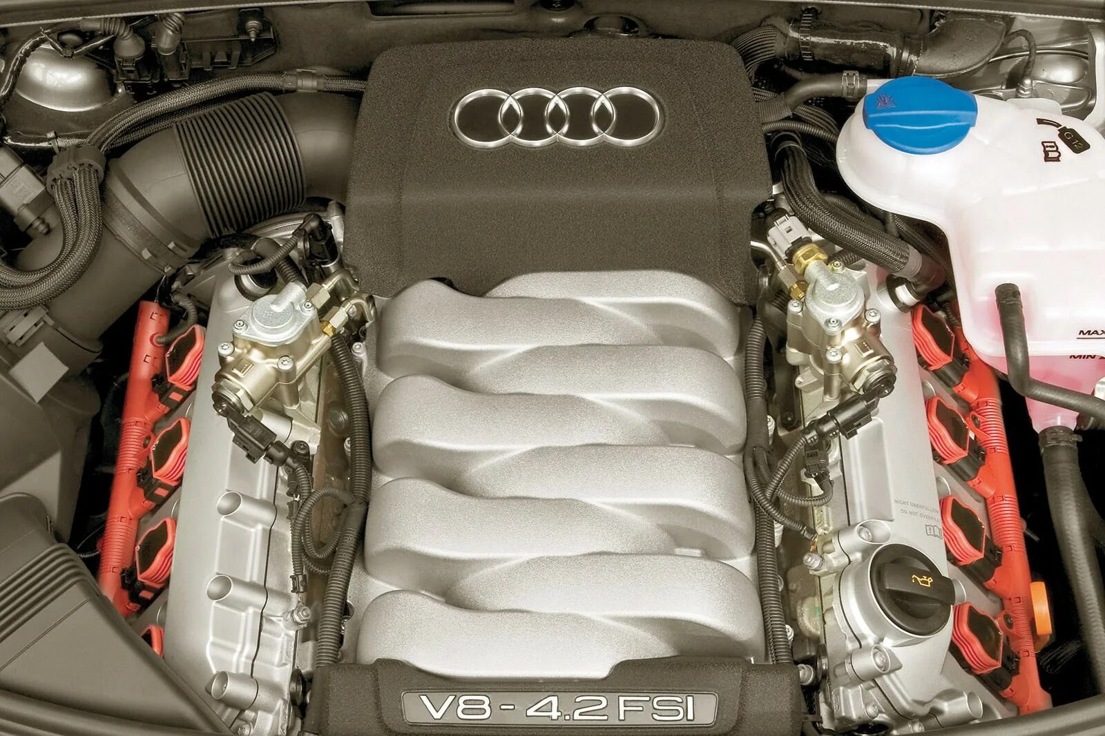 Ауди 4.2 двигатель. Audi a6 v8. Audi a6 4.2 v8. Audi a6 2.4 v6. 3.3 v6