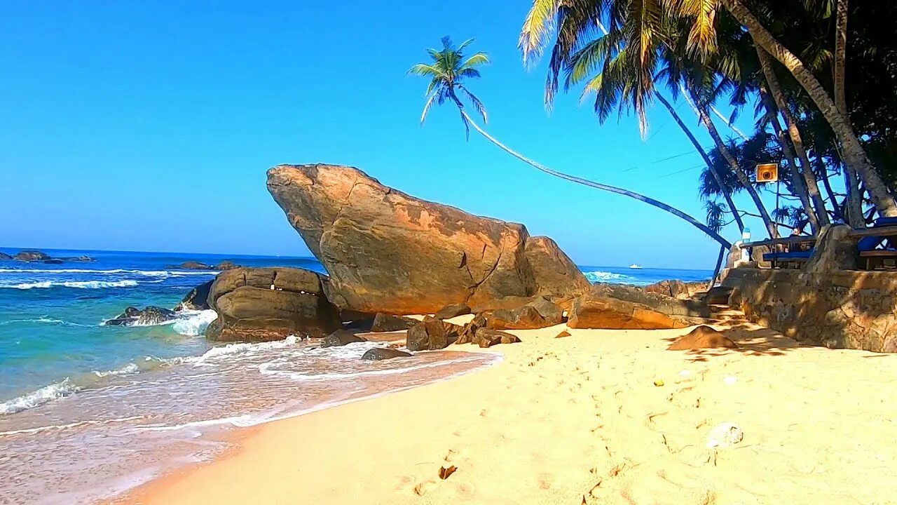 Унаватуна шри ланка 2024. Dalawella Beach Шри Ланка. Виджая Бич Шри Ланка Унаватуна. Пляж Унаватуна Шри Ланка. Пляж Далавелла.