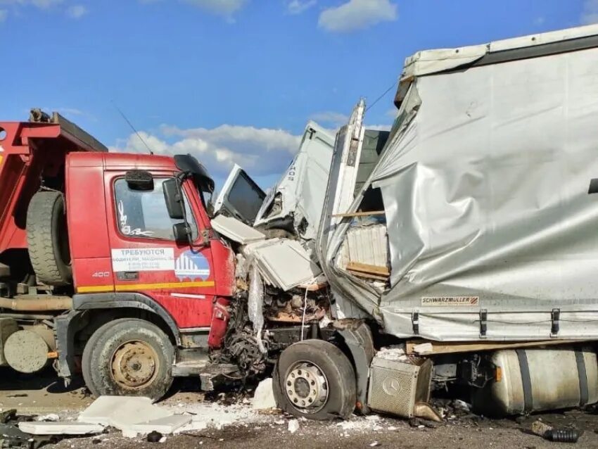 4 декабря воронеж. ДТП на трассе м4 в Воронежской области. Массовое ДТП м4 Воронежская область. Авария на трассе м4 Воронежская область массовая. Массовое ДТП м4 Дон в Воронежской области.