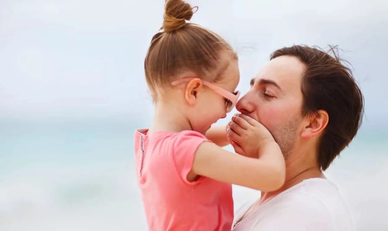 Father and daughter. Объятия отца. Мой мужчина и его дочь. Мой мужчина и его дочь. Фотосессия папа и дочь.