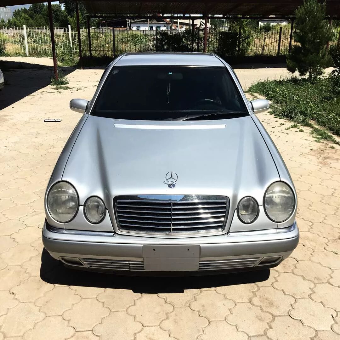 Мерседес е320. Mercedes Benz w210 1998. Мерседес Бенц 210 кузов. Мерседес w210 e200. Кузов мерседес е купить