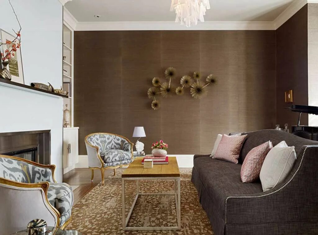 combinaison de rétro et moderne en marron et beige Taupe living room, Brown livi