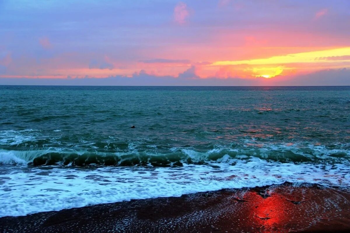 Красота черного моря. Черное море Сочи. Море в Сочи чёрное море. Фотографии черного моря в Сочи. Черное море закат.