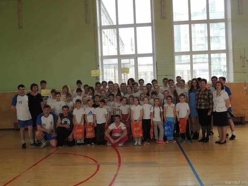 Гимназия номер 45 Барнаул. Гимназия 45 Барнаул учителя. Барнаул школа 42 учитель физкультуры.