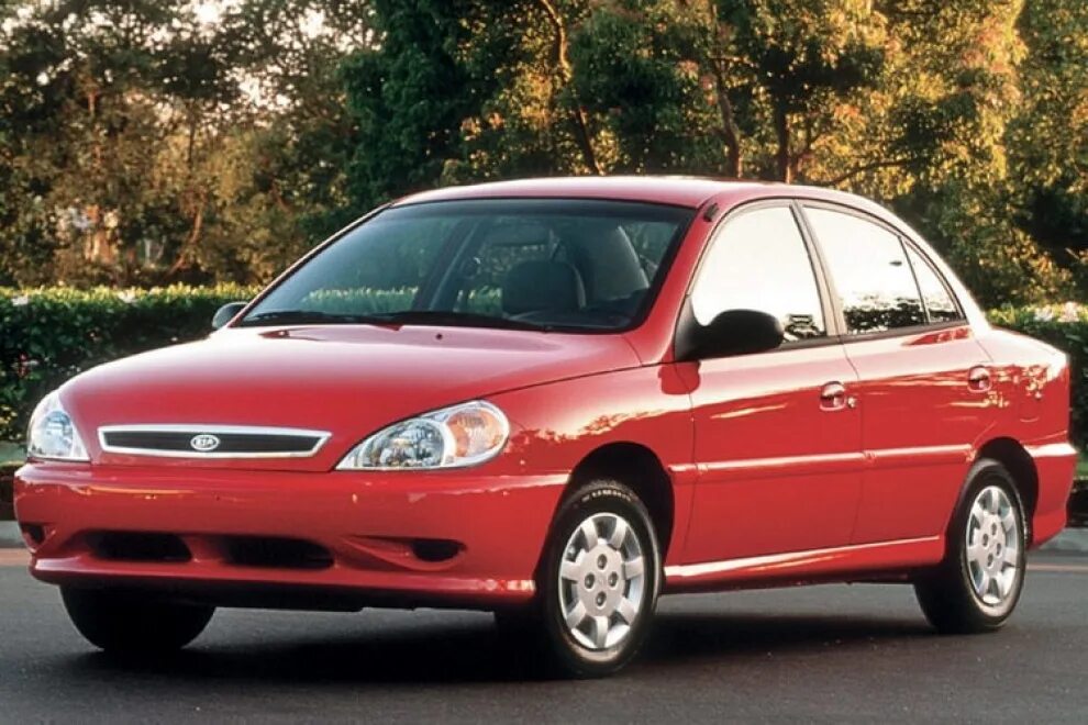 Киа рио 1 поколения купить. Kia Rio 1 поколение седан. Kia Rio 2000. Kia Rio 2002. Kia Rio 2002 седан.