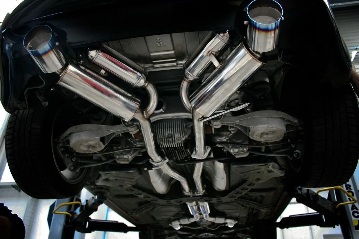 Tuning systems. Exhaust HKS 350z. Nissan z350 глушитель. Система выхлопа z350. HKS High Power Nissan 350z.