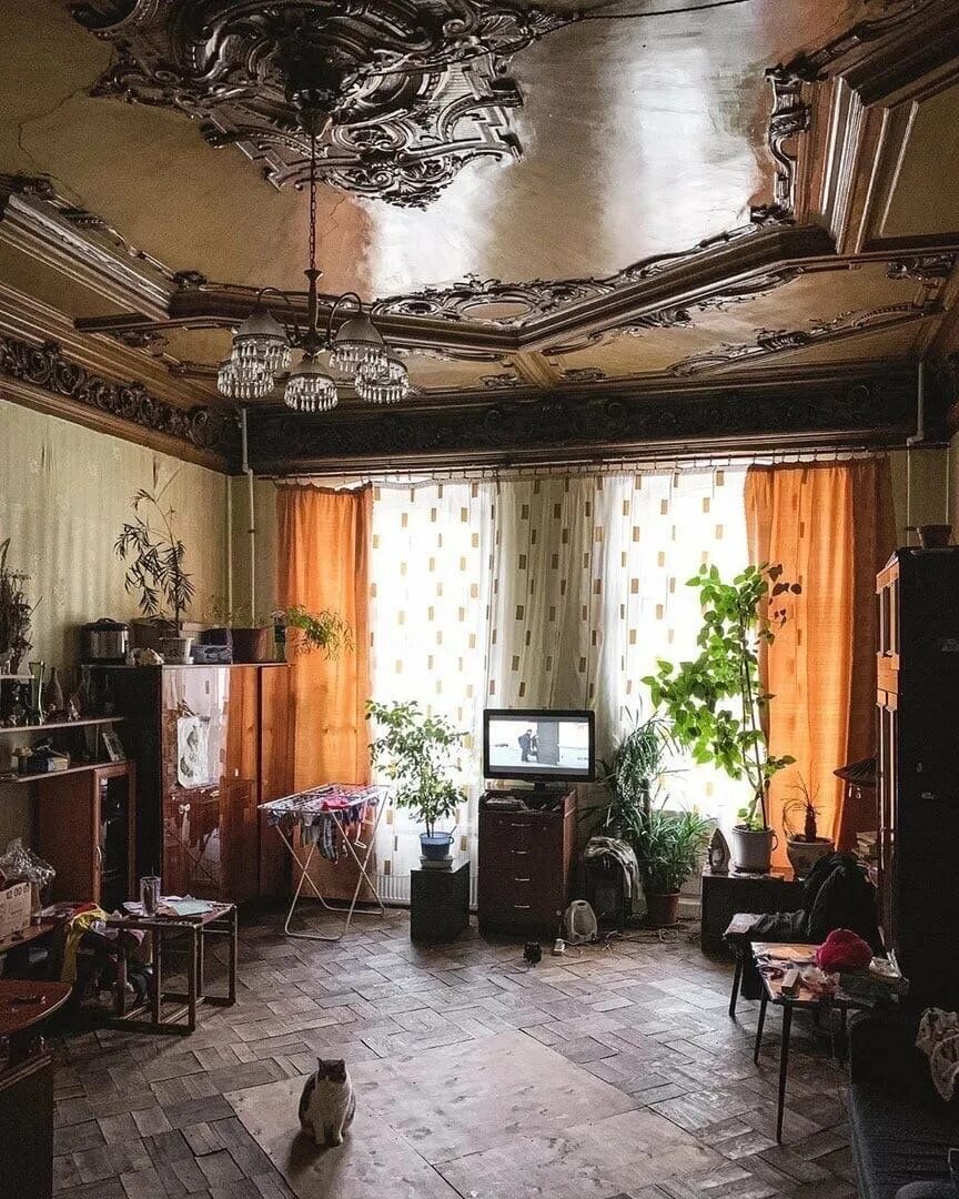 Купить комнату в санкт петербурге коммуналка. Коммуналки 19 века Питер. Старая квартира.