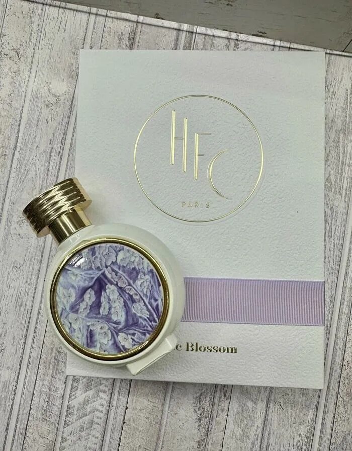 Chic blossom. Шик блоссом HFC. Chic Blossom Haute Fragrance Company HFC. Haute Fragrance Company Chic Blossom 75 мл. HFC Парфюм Chic Blossom.