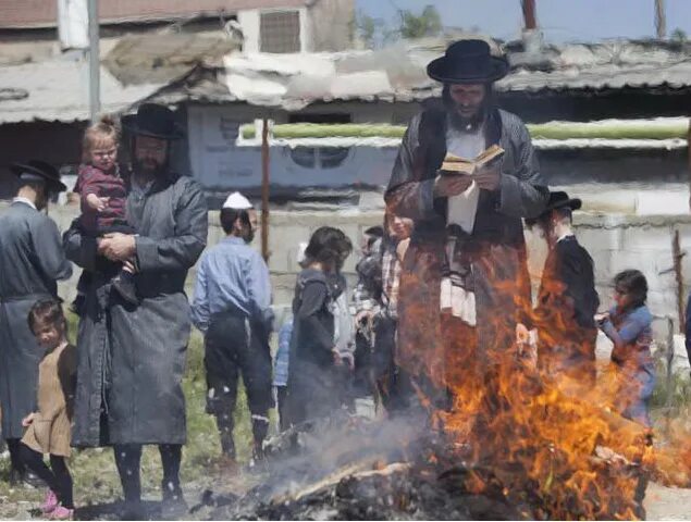 Еврейские праздники в октябре. Еврейские праздники. Еврейский праздник 2001 года. Праздник евреев 27 мая.